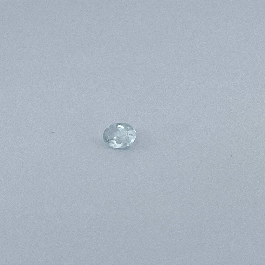 Aigue marine  Blanc, gris