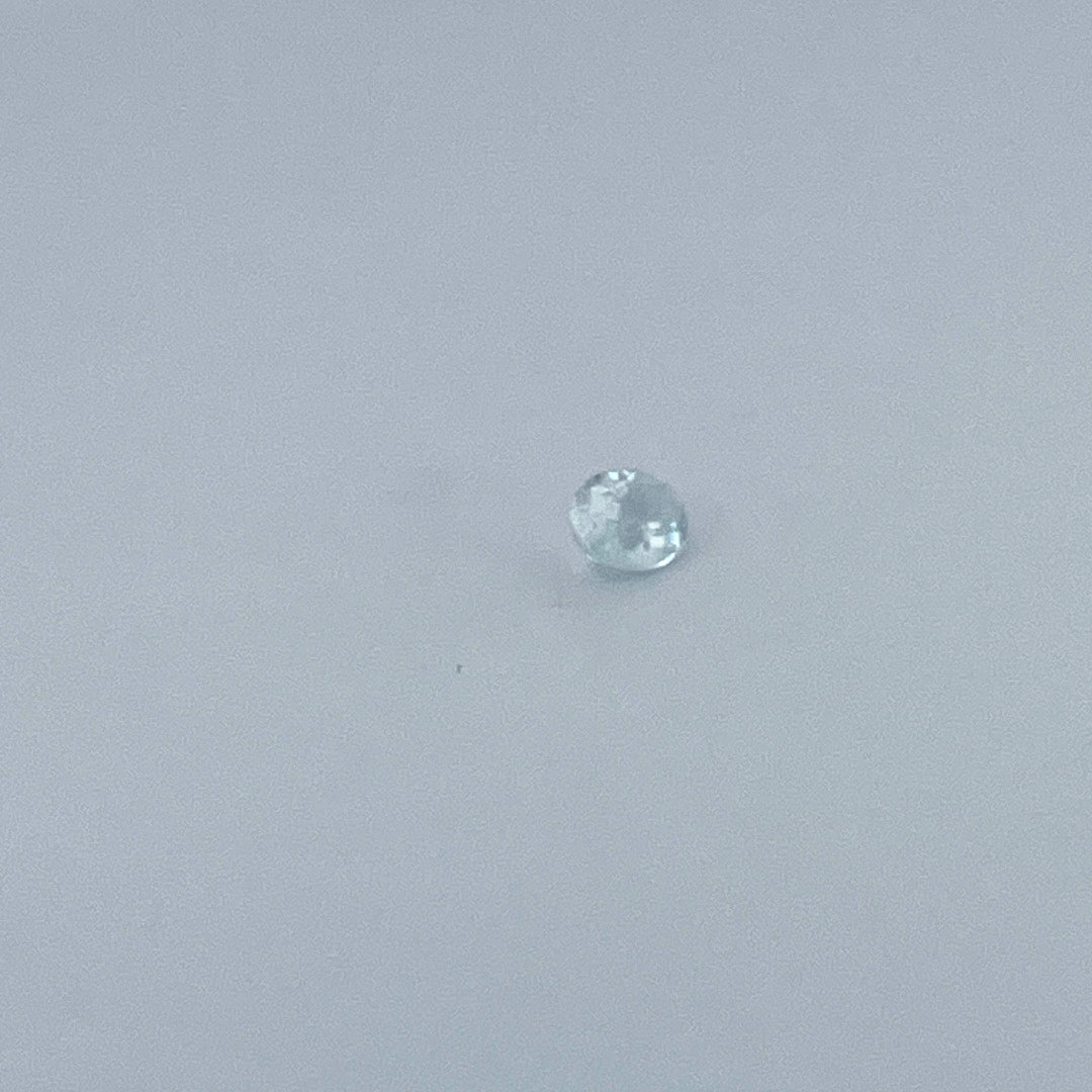 Aigue marine  Blanc, gris