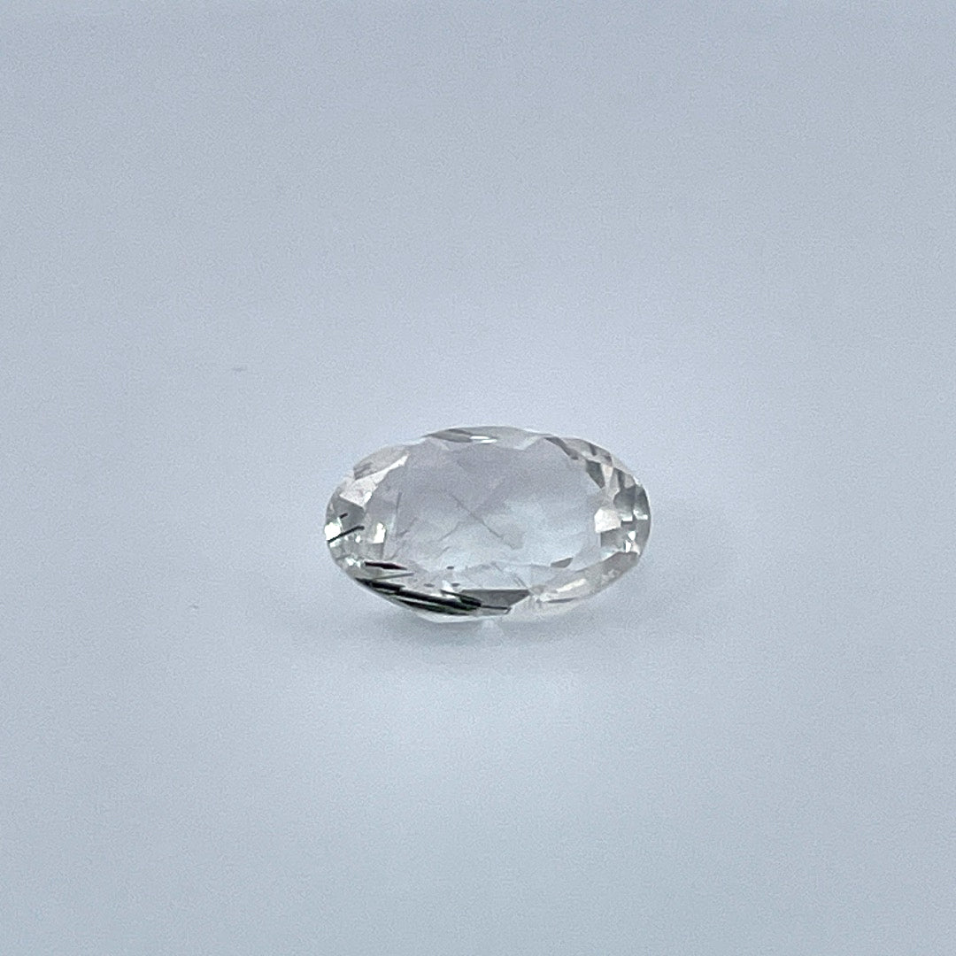 Quartz rutile Transparente avec des inclusions de tourmaline