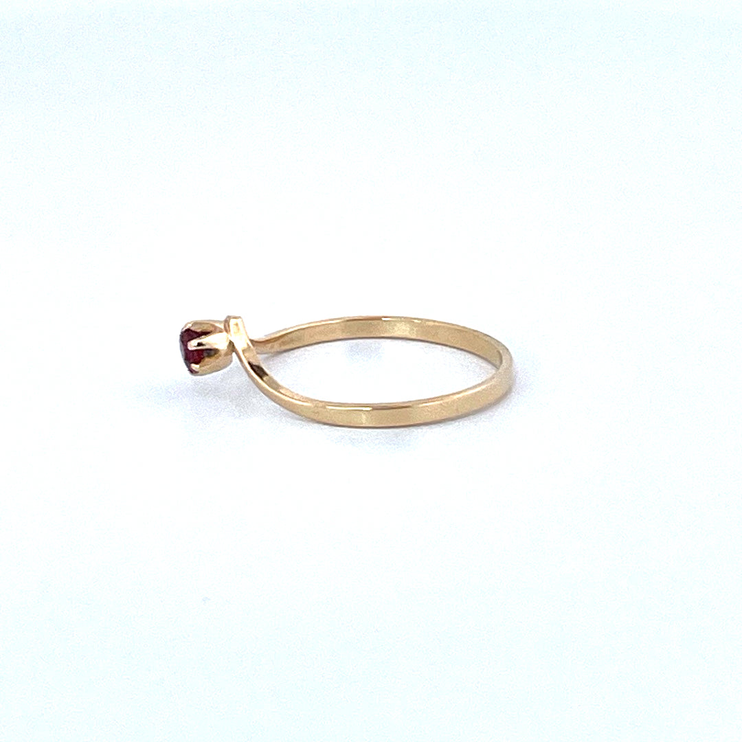 Bague "j'avance le vent en poupe" - Or jaune 750 et rubis
