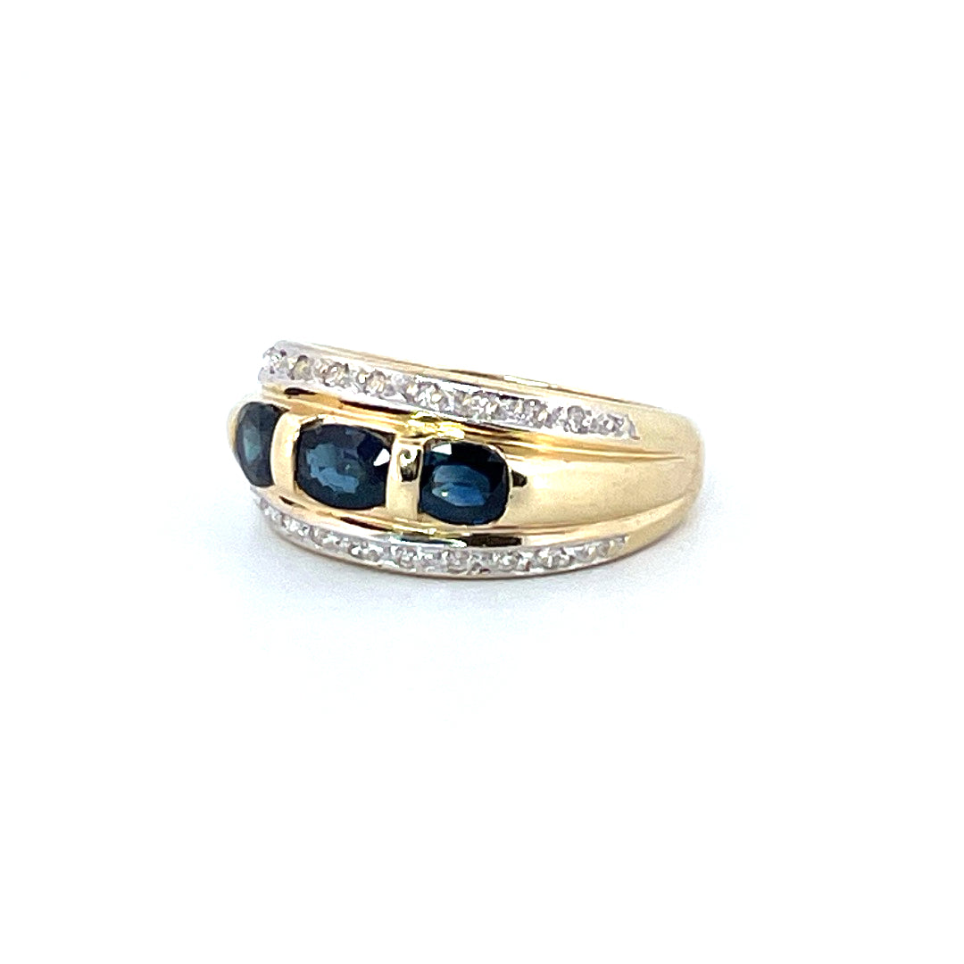 Bague "Trois saphirs" - Or jaune 750 et saphirs - 6,73gr