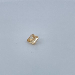 Diamant labo Jaune avec des reflets orange