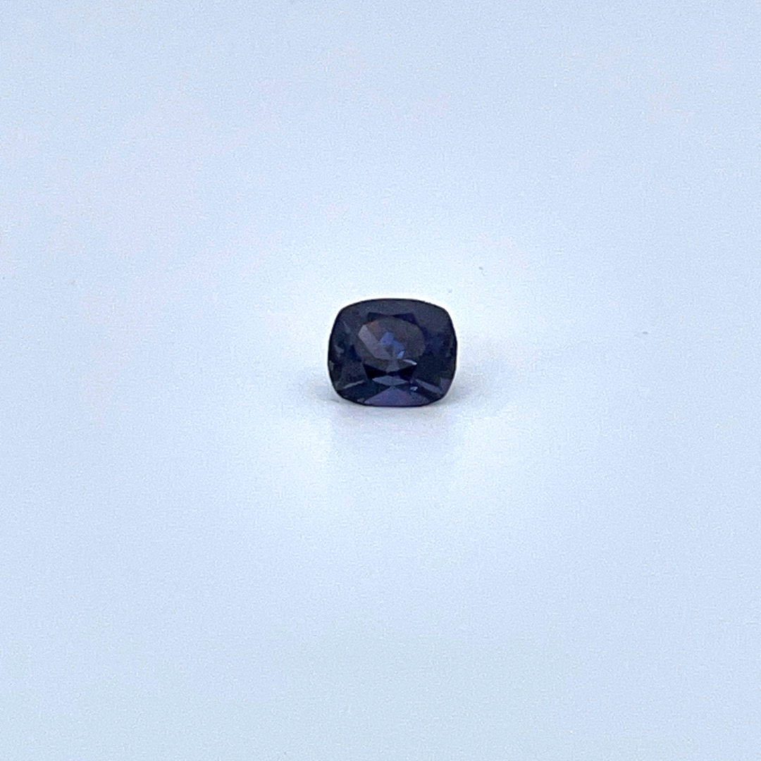 Spinel bleu naturel bleu gris intense