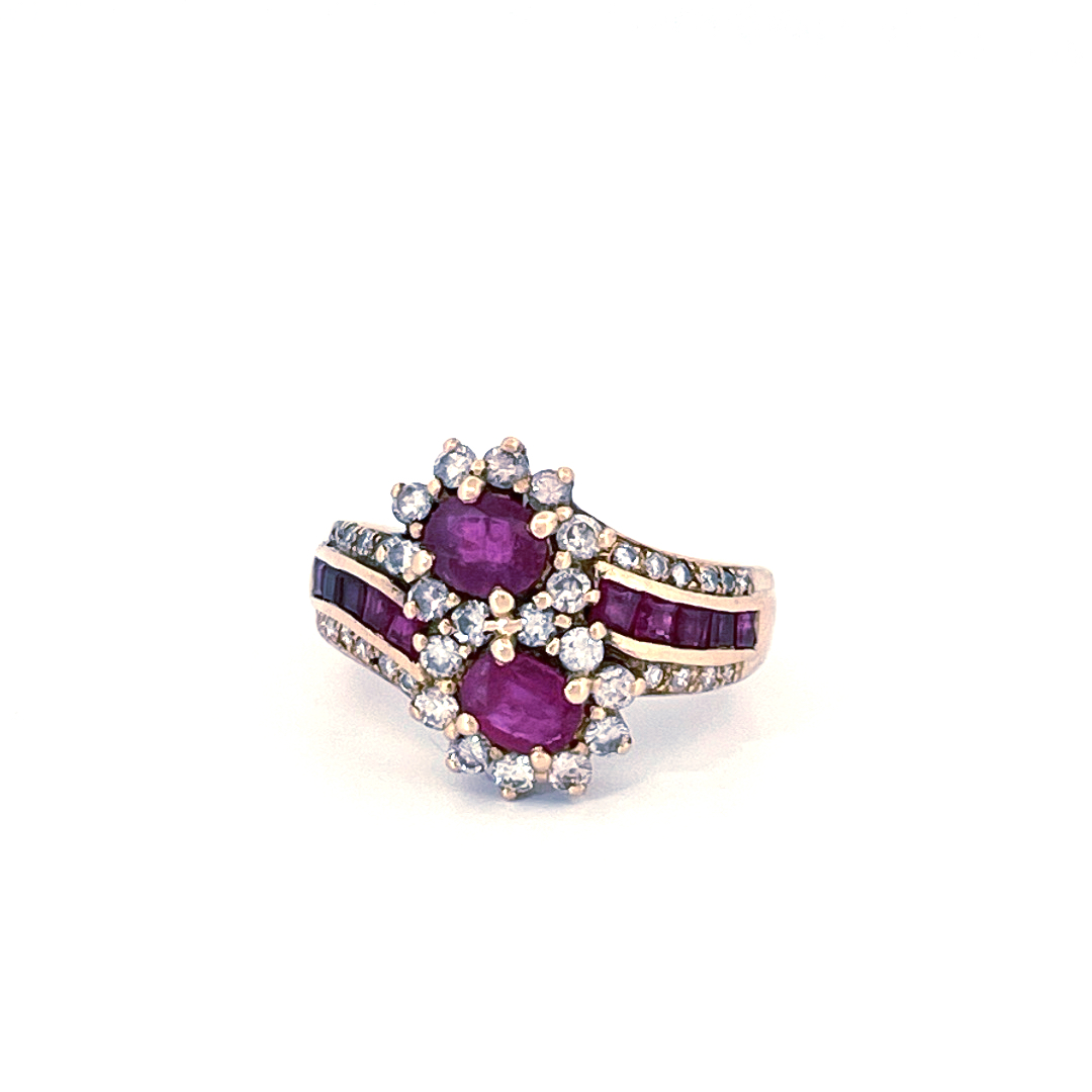 Bague avec plusieurs sertis griffes