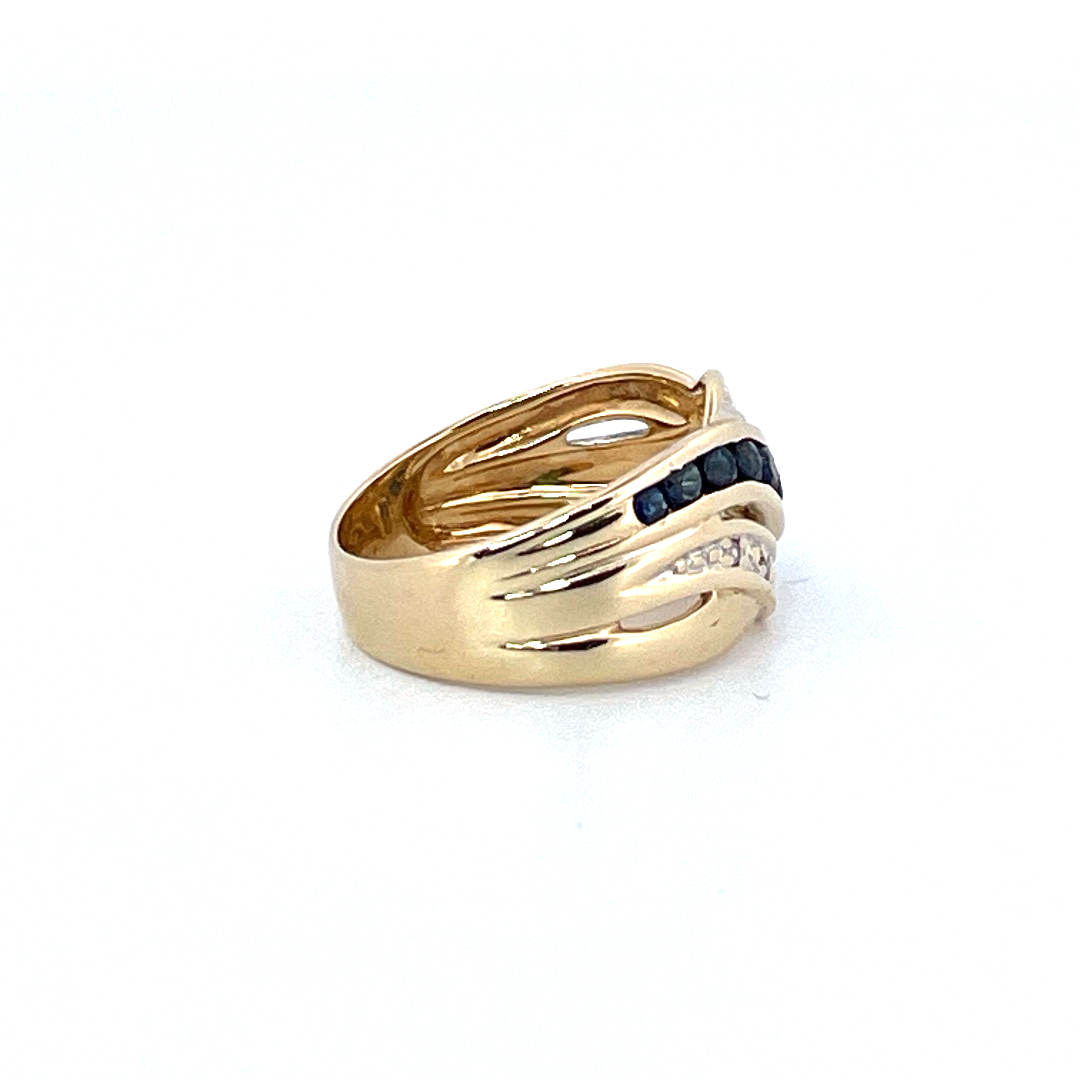 Bague aux courbes ondoyantes évoque le mouvement fluide des vagues sous la lumière du soleil – Image 2